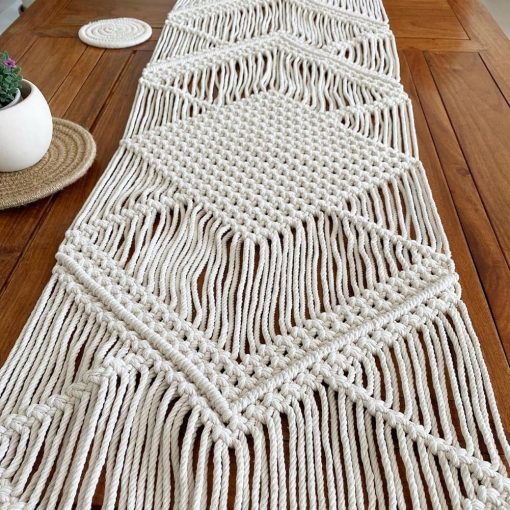 Chemin de table macramé beige – Image 2