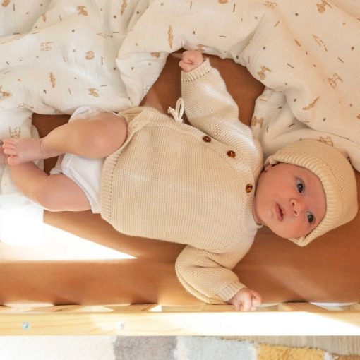 Trousseau naissance - Brassière chaussons et bonnet beige