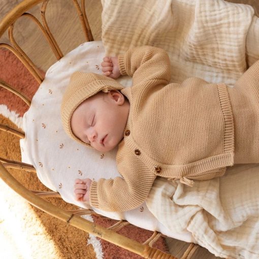 Trousseau naissance - Brassière chaussons et bonnet noisette